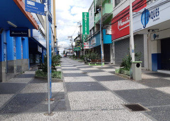 Comércios do Centro fechados para ajudar no controle da contaminação do novo coronavírus. Foto: Renato Viana Albarral/F3 Notícias Whatsapp