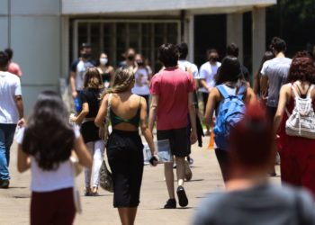 Estudantes no segundo dia de prova do Enem (Exame Nacional do Ensino Médio. Foto: Marcello Casal Jr./Agência Brasil