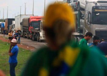 Bloqueio em Luziânia (GO). Foto: Rafaela Felicciano - Metrópoles