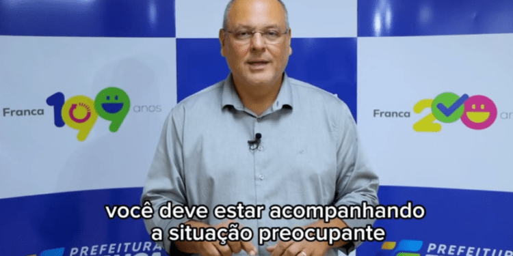 Prefeito Alexandre Ferreira durante vídeo publicado em sua rede social